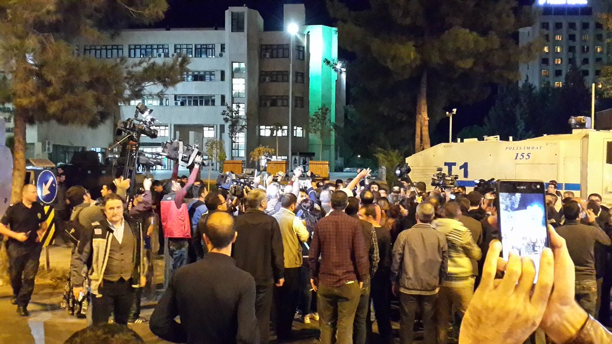ozgurrovi's tweet photo. Eş Başkanlarımız Gültan Kışanak ve Fırat Anlı Derhal Serbest  Bırakılmalıdır.... https://t.co/4a7uRkMijI