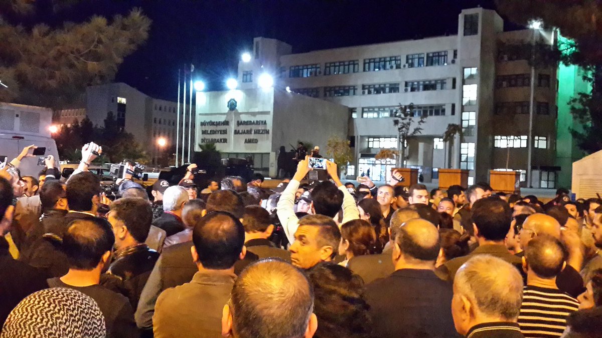 ozgurrovi's tweet photo. Eş Başkanlarımız Gültan Kışanak ve Fırat Anlı Derhal Serbest  Bırakılmalıdır.... https://t.co/4a7uRkMijI