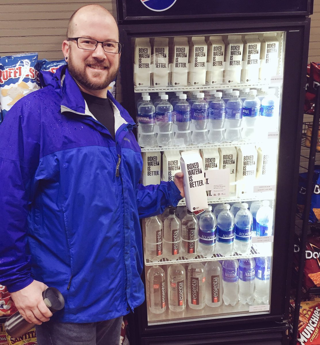 MangiaMike's tweet photo. Mike Scott with our boxed water display! #boxedwaterisbetter #kalalochlodge https://t.co/0tYbB4BAj5