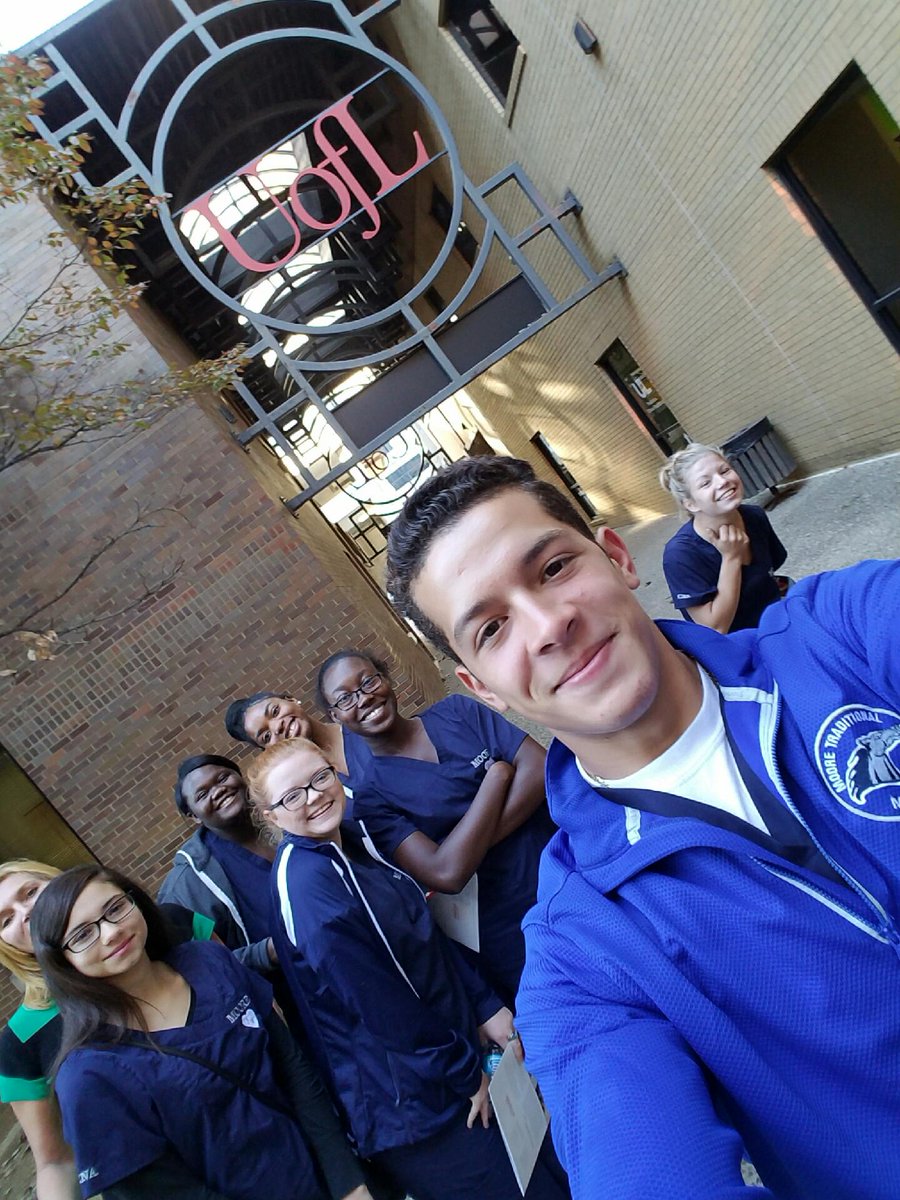 mabma_abma's tweet photo. @mooremustangs  Nursing students planning their futures and taking a tour of the U of L nursing school https://t.co/QRDAdjEO8K
