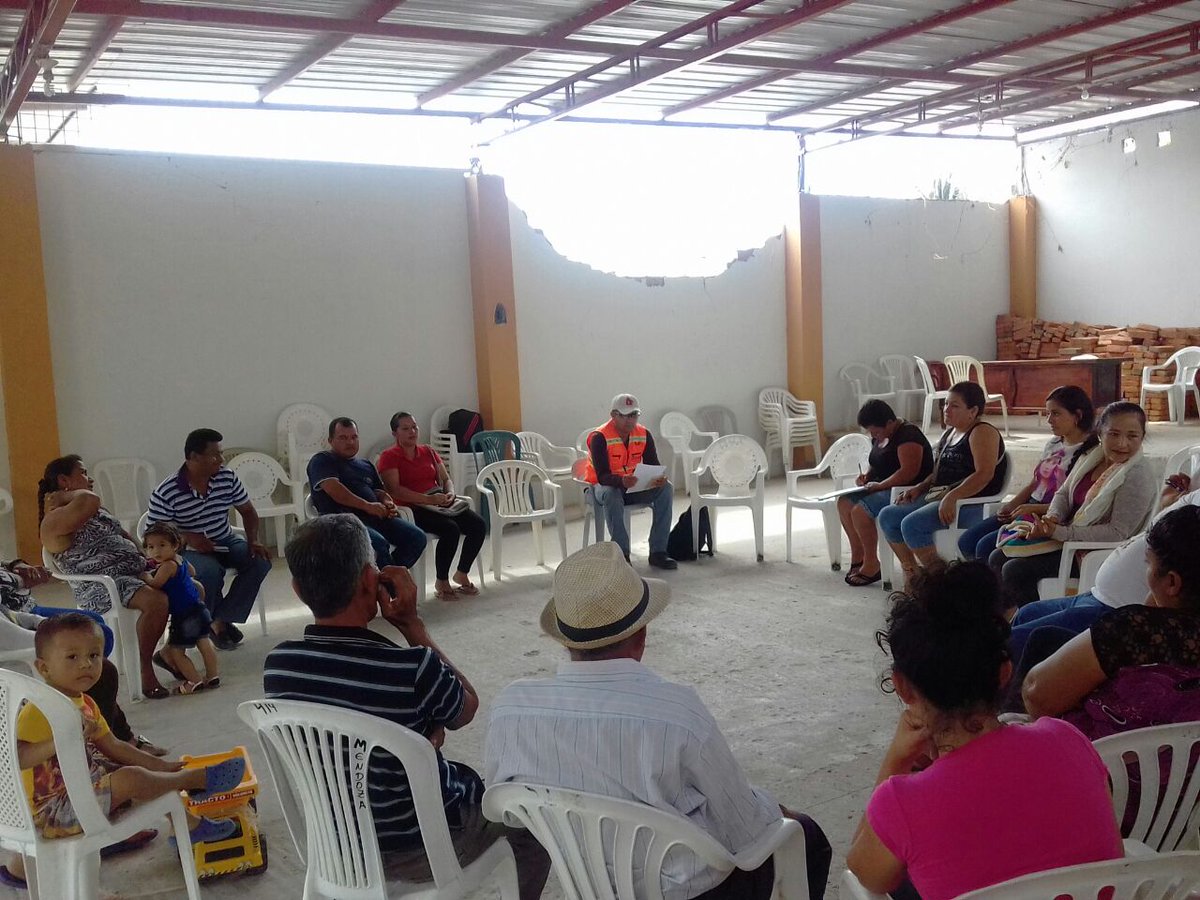 Riesgos_Ec's tweet photo. #Conforman Comité Comunitario Gestión de Riesgos en Comunidad "San Eloy" cantón Rocafuerte #SGR Zonal 4 Manabí https://t.co/uLTPwIJWyo