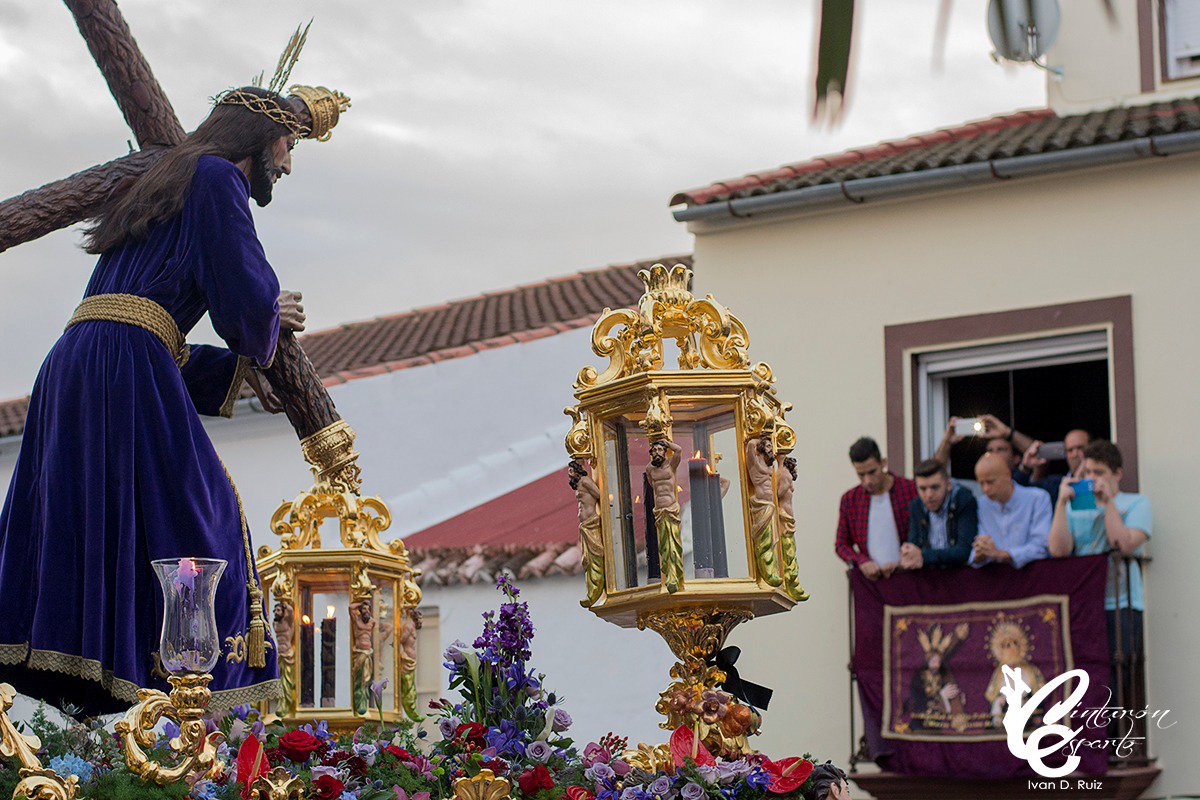 La salida extraordinaria del Nazareno del Valle (<a href="/HdadLosMoraos/">Hermandad Los Moraos</a>) con <a href="/lascigarreras/">Las Cigarreras</a>.

➡ ow.ly/cvfp305uadL 

📝 | 📷 Iván David Ruiz