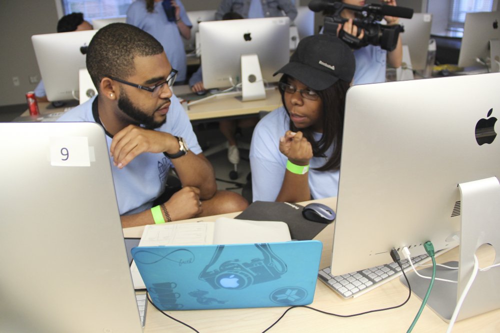 thegamecock's tweet image. .@UofSC_SJMC students create marketing campaigns for local non-profits through #CreateAthonUSC : ow.ly/B94Z305w427