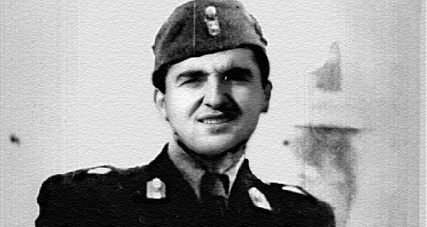 EBlocFootball's tweet photo. PFC's legend Dragan Mance in his casual outfit, while serving his fatherland. https://t.co/sTzJDSCTtE