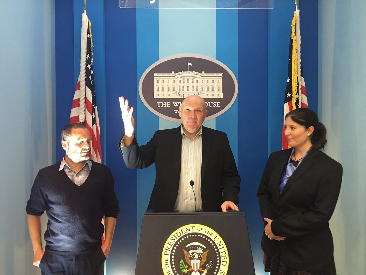 jnicol9's tweet photo. #HouseOfCards, #SkyStoreBoxSets John for President :-) https://t.co/M5Fp14N3bI
