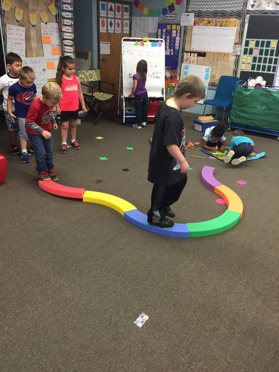 mrsbarrkinder's tweet photo. Just a few of our @DonorsChoose activities and #steam stations! Be on the lookout for our impact letter and pictures! #2projects #thankyou https://t.co/rlhq5QO6ef