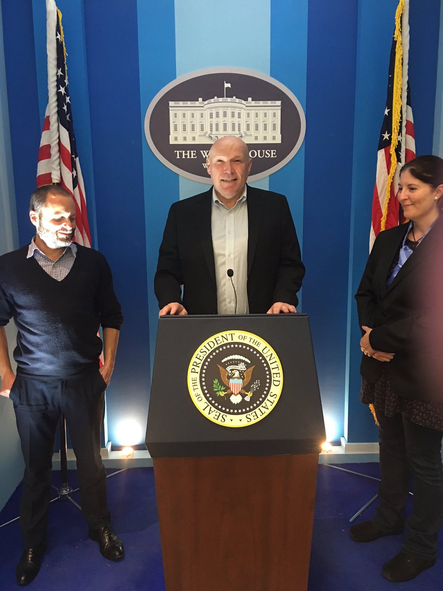jnicol9's tweet photo. #HouseOfCards, #SkyStoreBoxSets John for President :-) https://t.co/UQOZ46YFHy