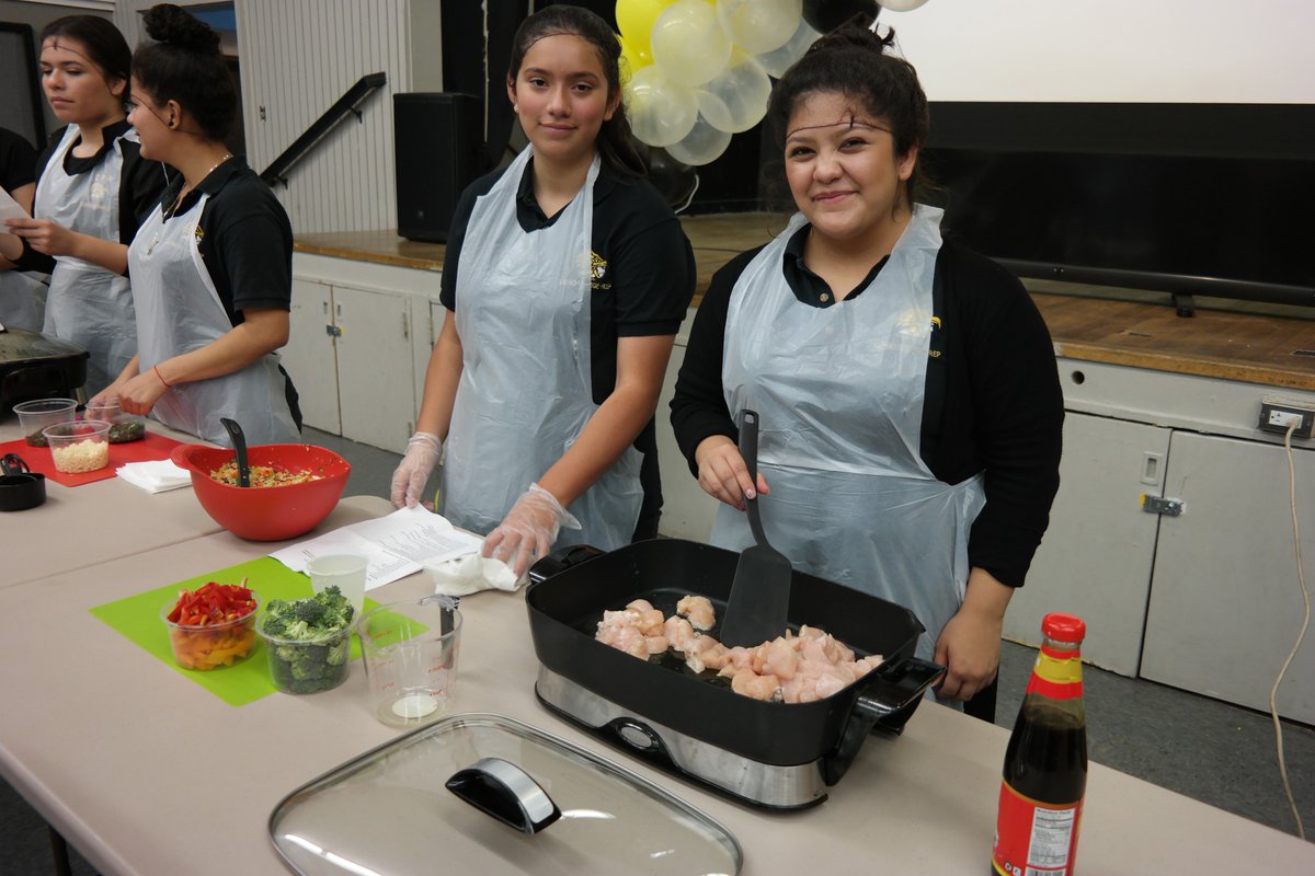 TFHECommunity's tweet photo. #TeensCookWithHeart students vs. parents cookoff! Students at #SJLCPA won! Thank you, @American_Heart of Silicon Valley for partnership! https://t.co/c0Nrl2vpVg