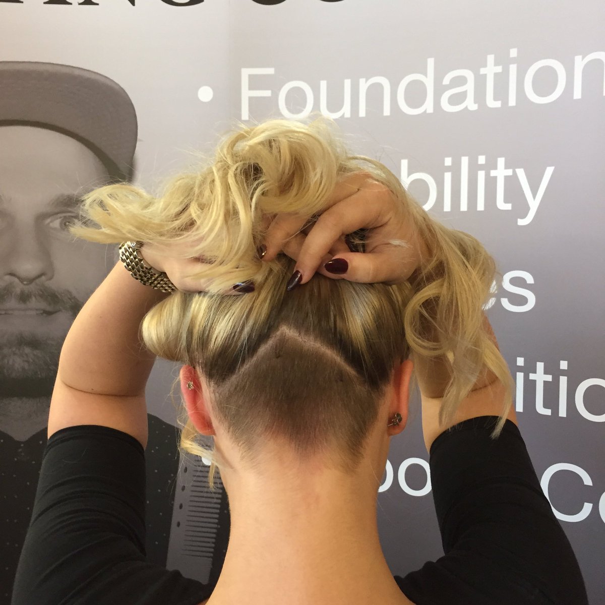 KennadysSalon's tweet photo. First in salon training day for Jason at Urban Edge Hair for 
@KennadysSalon 
#KDYSEducation https://t.co/uUAKkzNh2b