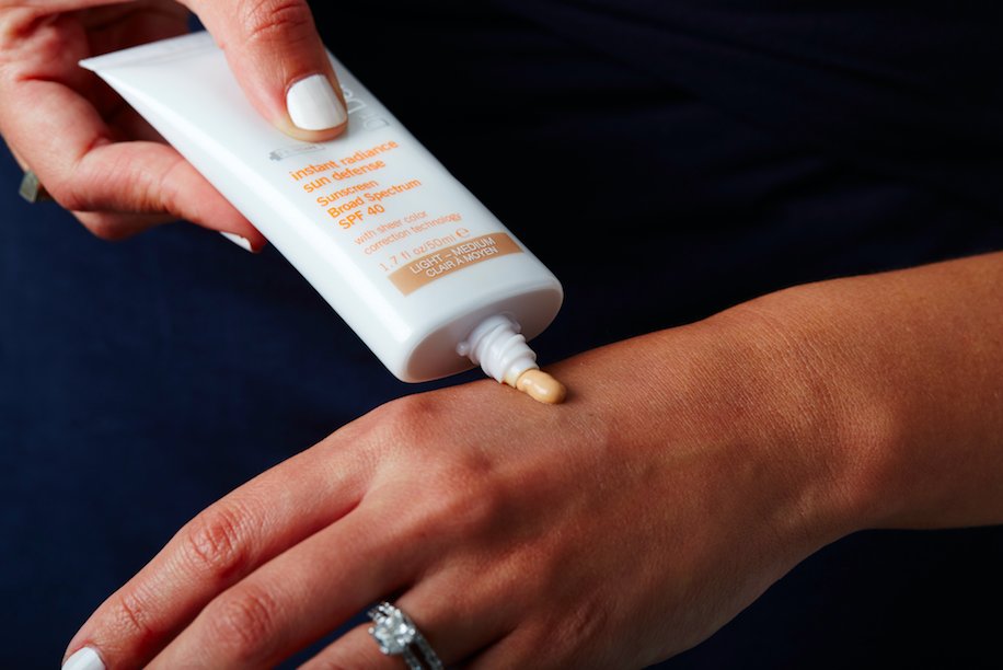 dgskincare's tweet photo. Shimmering tint, sheer spf + serious color correction. It's a girl's best friend. https://t.co/adrcVKpz0A #instantradiance https://t.co/g7Uyv2xgE7