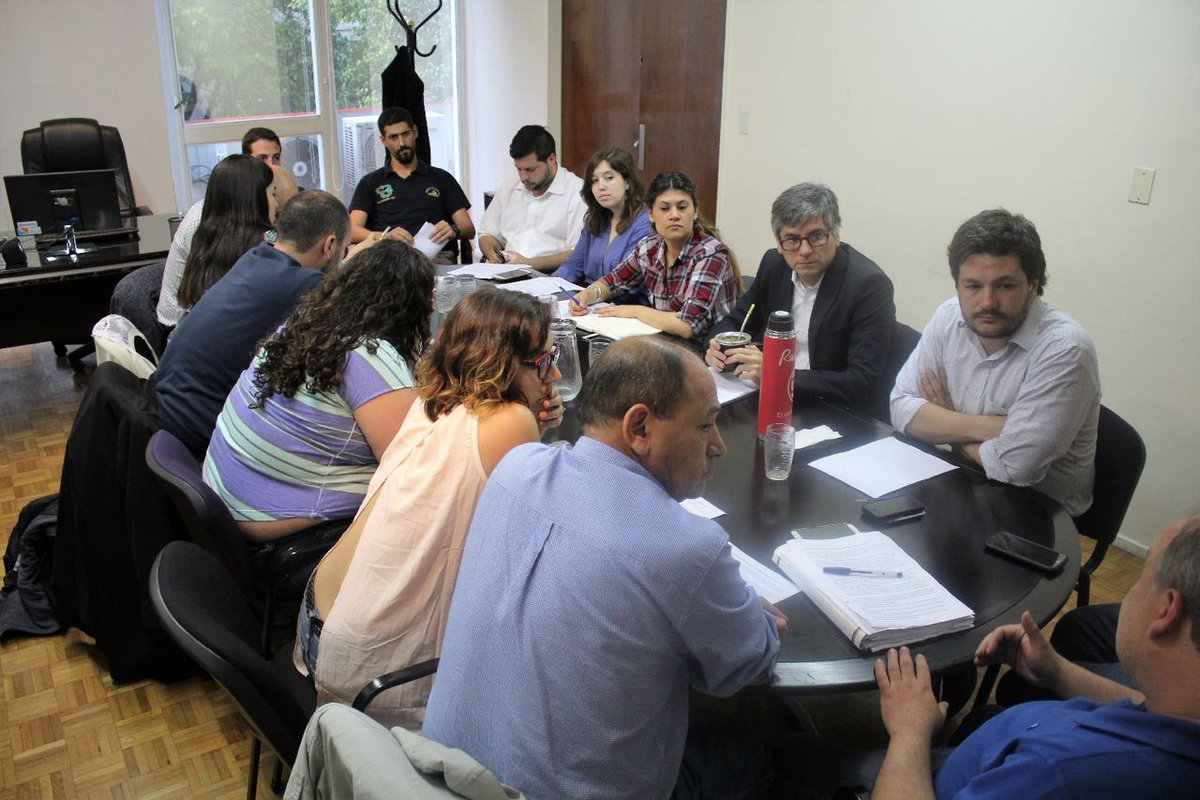 jfnosiglia's tweet photo. Nos reunimos en la @UCRNacional con las autoridades de la @jrnacional @franjanacional @otrnacional para conversar sobre empleo y pobreza. https://t.co/UMVK3fBeLn