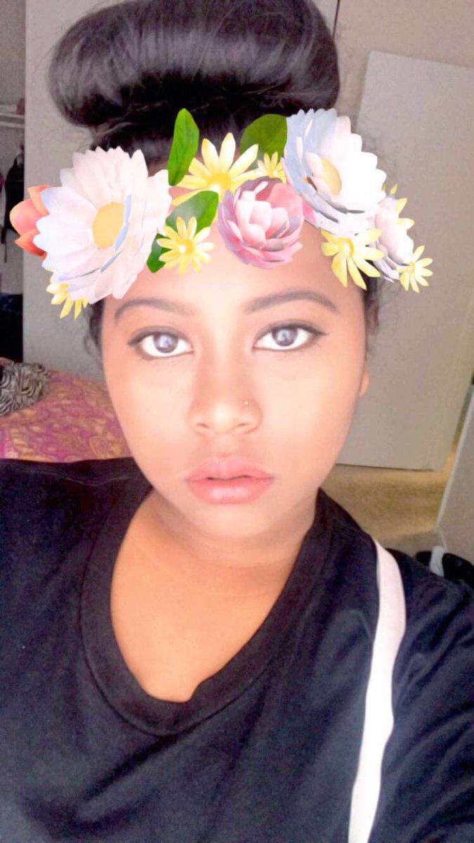 lhyzel_ann's tweet photo. I bet you need me when you see me with someone else. https://t.co/okrUjXC03D