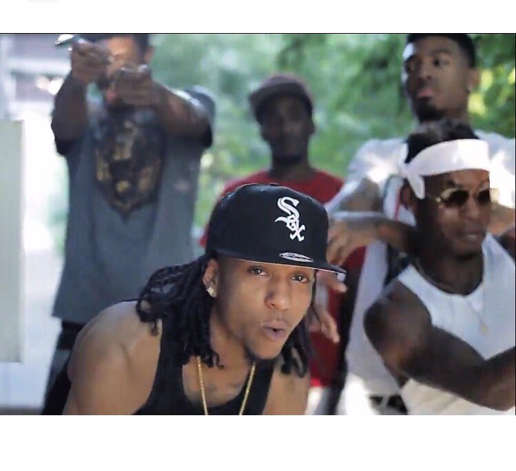 Leonefg_'s tweet photo. People Say He The Best Rapper In Chicago/Mixtape Comin Soon!! #20efg https://t.co/mym3RAGISd @hiphopsrevival @DjPharris @DJSWAGG_ENT @XXL https://t.co/kGmeFiQMTY