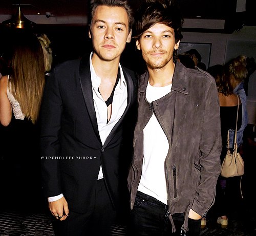 bestlarrymanips's tweet photo. HQ || Louis and Harry tonight at Lottie's launch party ! https://t.co/68SbLJJCzH