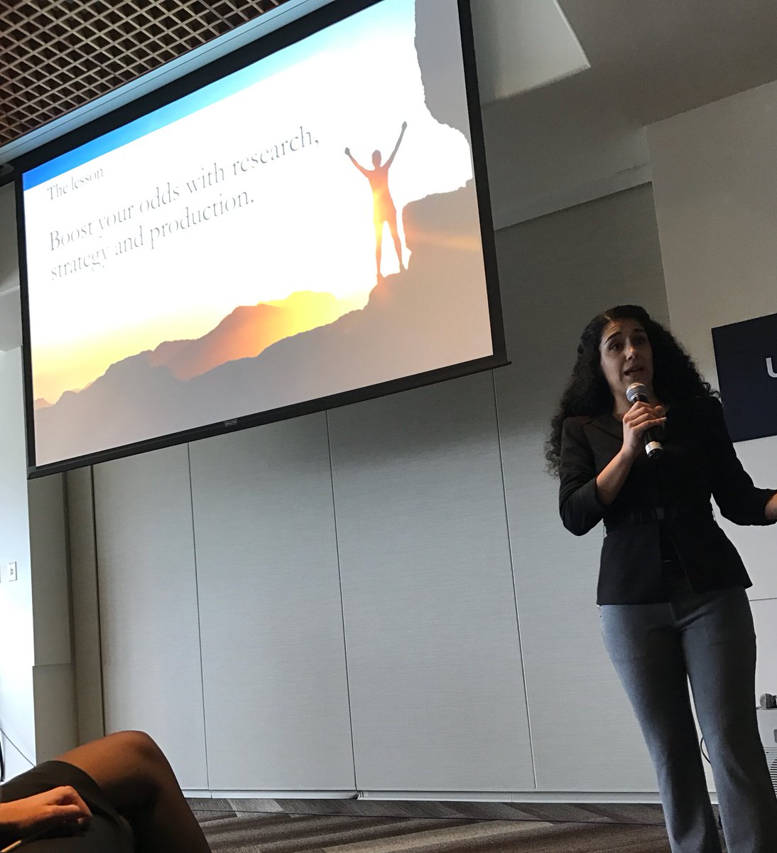 rsaid_'s tweet photo. @zusnews killing it on her talk about social media engagement #ucsfcommcon https://t.co/2xNHe0KF9Y