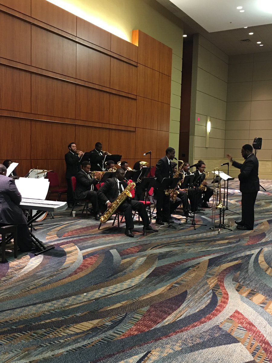 JayMar0903's tweet photo. Jazz and Bar-B-Que
Claflin University Jazz Band https://t.co/JxMfnmkoe2