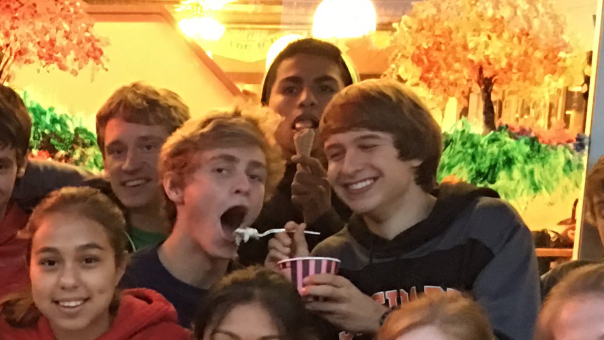 LADYASTROSTRACK's tweet photo. Plush Horse Ice Cream! π¦π¦π¦#shepardXC #goofs @paulymilk @ahoymaty https://t.co/aMq6rl5xSH