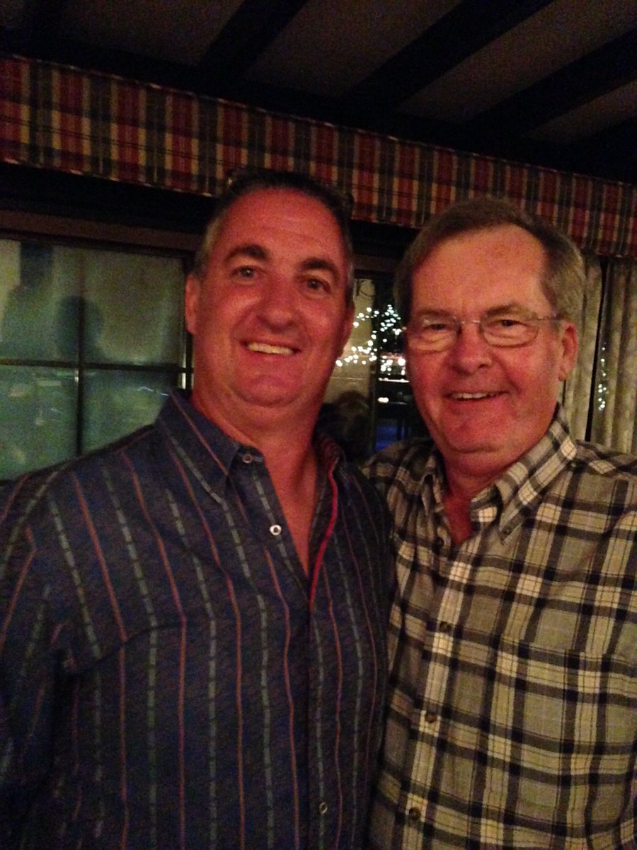 chiefhookspin's tweet image. Can't swing a dead cat in Bermuda without hitting a #purpleheart winner @yohann4mg @xlpurplesweater @waynemiddaugh