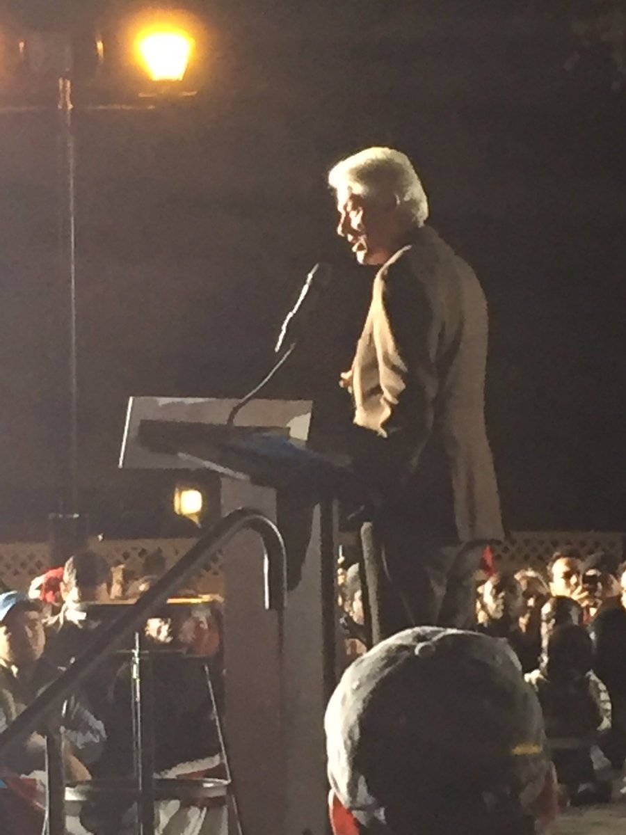 PittCountyDems's tweet photo. President @billclinton in #GreenvilleNC tonight! #PittCounty #Blue16 https://t.co/bjmAsHnPBZ