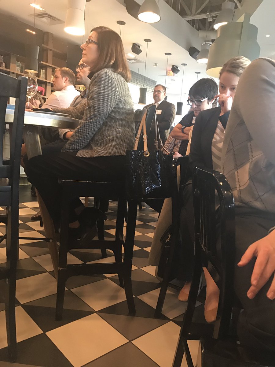 MichelleLBerg's tweet image. Thanks to @DZPizzaChinook for hosting the @CalgaryChamber #fastgrowth session featuring #techdisruptors! #packedhouse