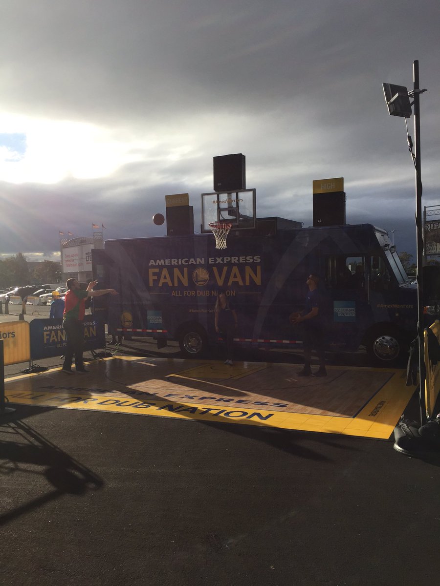 acg5211's tweet photo. Watch out Dub Nation, the American Express Fan Van is back in action!! #AmexWarriors https://t.co/9z6JrajOyL