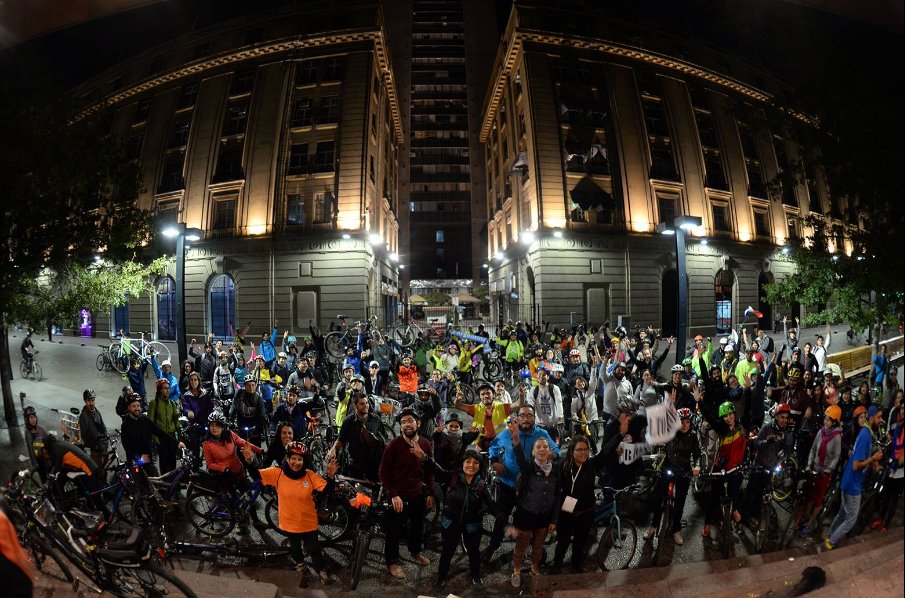 museosenverano's tweet photo. Si lo tuyo es la #bicicleta, los @Bici_paseos  patrimoniales te llevarán por #museosdemedianoche en un tour participativo este 18 nov 🚲 https://t.co/UXhMJPgvs2