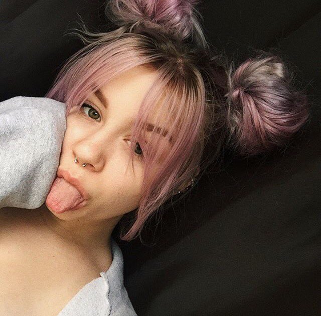 Hello There Beautiful~! 🌸

✨ My name is Cally~ ✨
I am 19 and bisexual 💫💕

🌹👑 Call Me Princess! 👑🌹
Retweet Please?