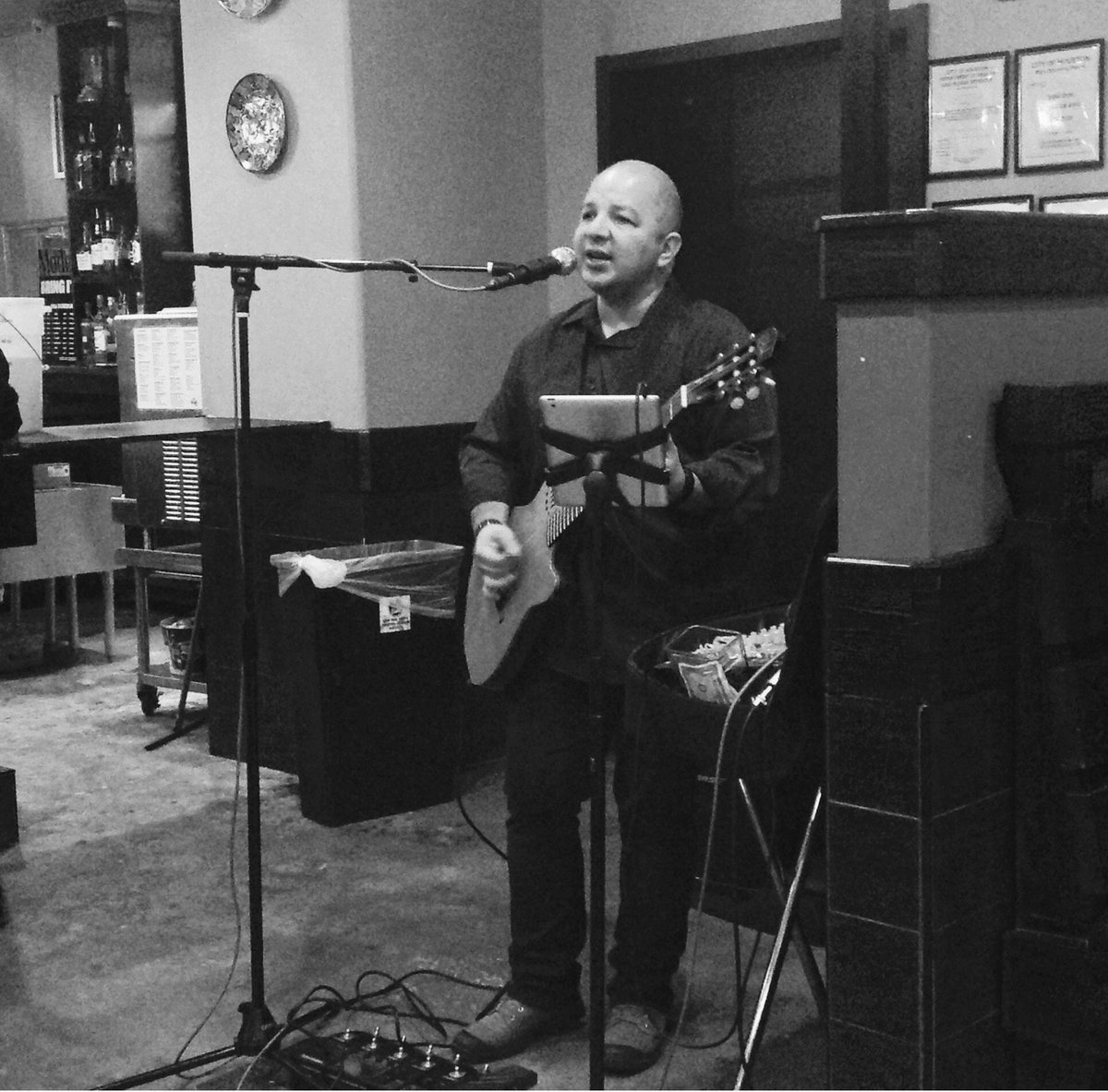 lcsignature's tweet photo. Live music is back Tuesday nights! 
#happyhourallday #happyhour #livemusic #Houston #texas #restaurant #MexicanFood #lcsignature #heights https://t.co/8SXeO4ozyl