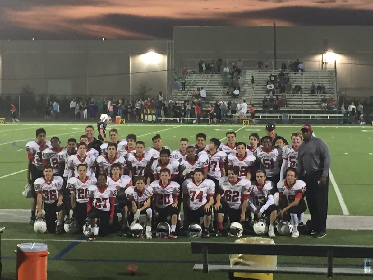 coachcantrell34's tweet photo. A great night for 8th grade football!!😃🏈@misswurst   @Grissom_RD #cmswconects https://t.co/n4nrShUE1g