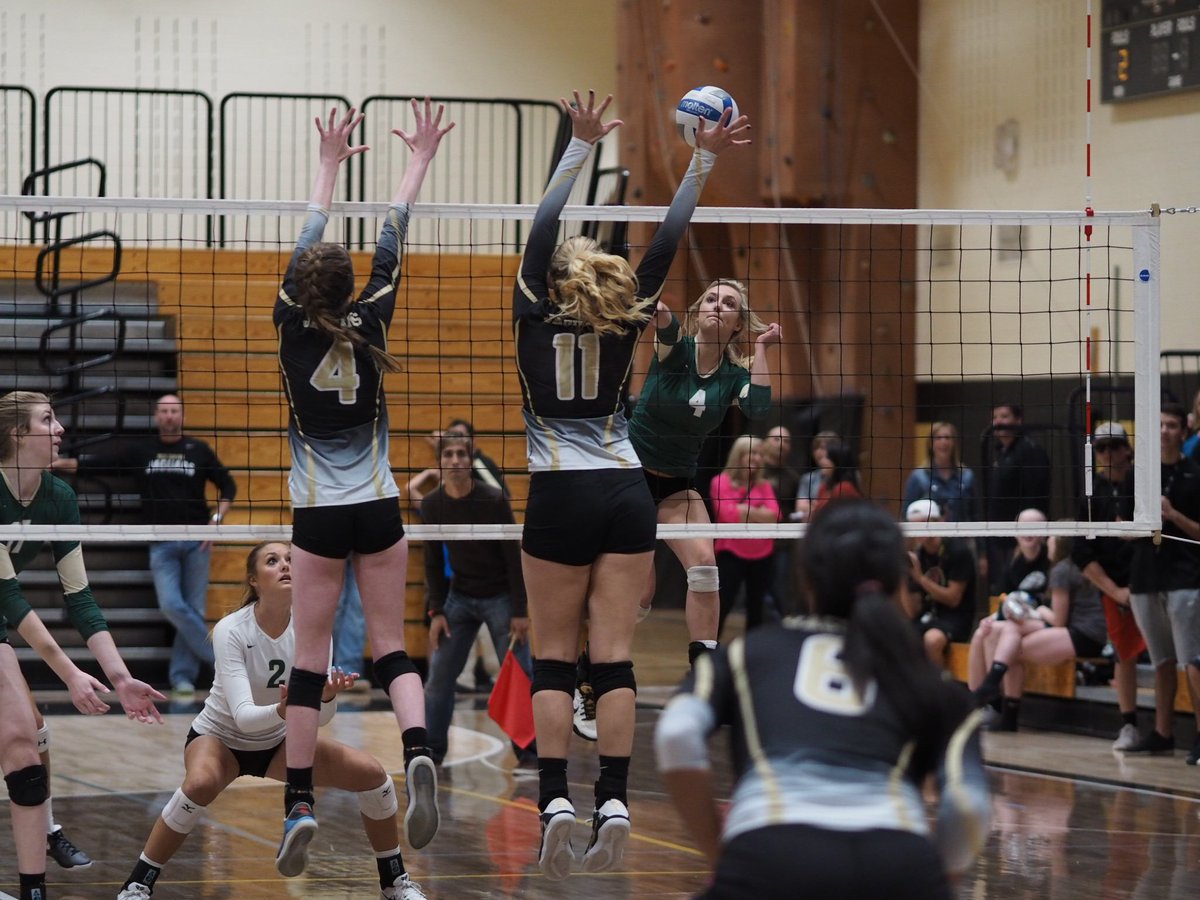 9Preps's tweet image. VIDEO/PHOTOS: @RockCanyonVB surges for 3-2 win vs rival @vistavball #copreps #9preps @RockCanyonHS @mvistaathletics 9news.com/sports/high-sc…