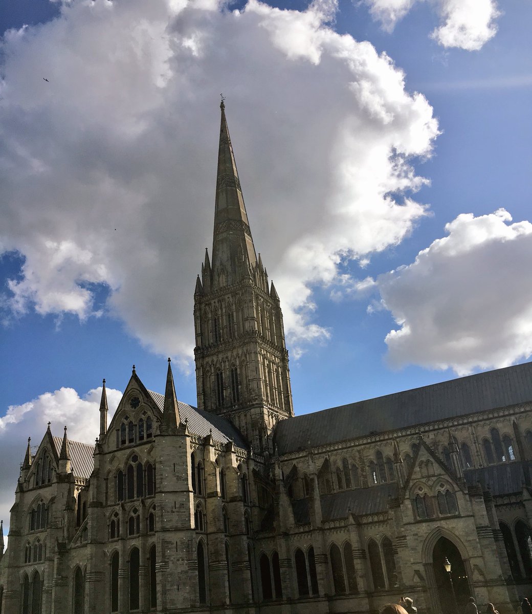 travel_basic's tweet image. Salisbury Cathedral #uk #Travel #stonehenge #church #wanderlust #wanderlustwednesday #love #nature #magnacarta #History #TravelBlog