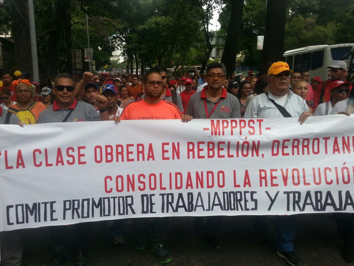 ComitePromotorM's tweet photo. El #ComitePromotorMpppst movilizado en la #MarchaYGiraVictoriosas de nuestro presidente obrero @NicolasMaduro https://t.co/ZWUGmPtP9S