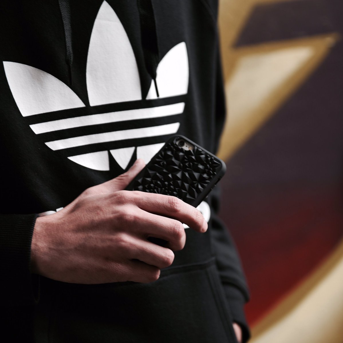 SeeDaveDo's tweet photo. First case I have ever owned for my iPhone! #felonycase #iphone6 #OOTD #streetstyle https://t.co/0GmyDE8eO1