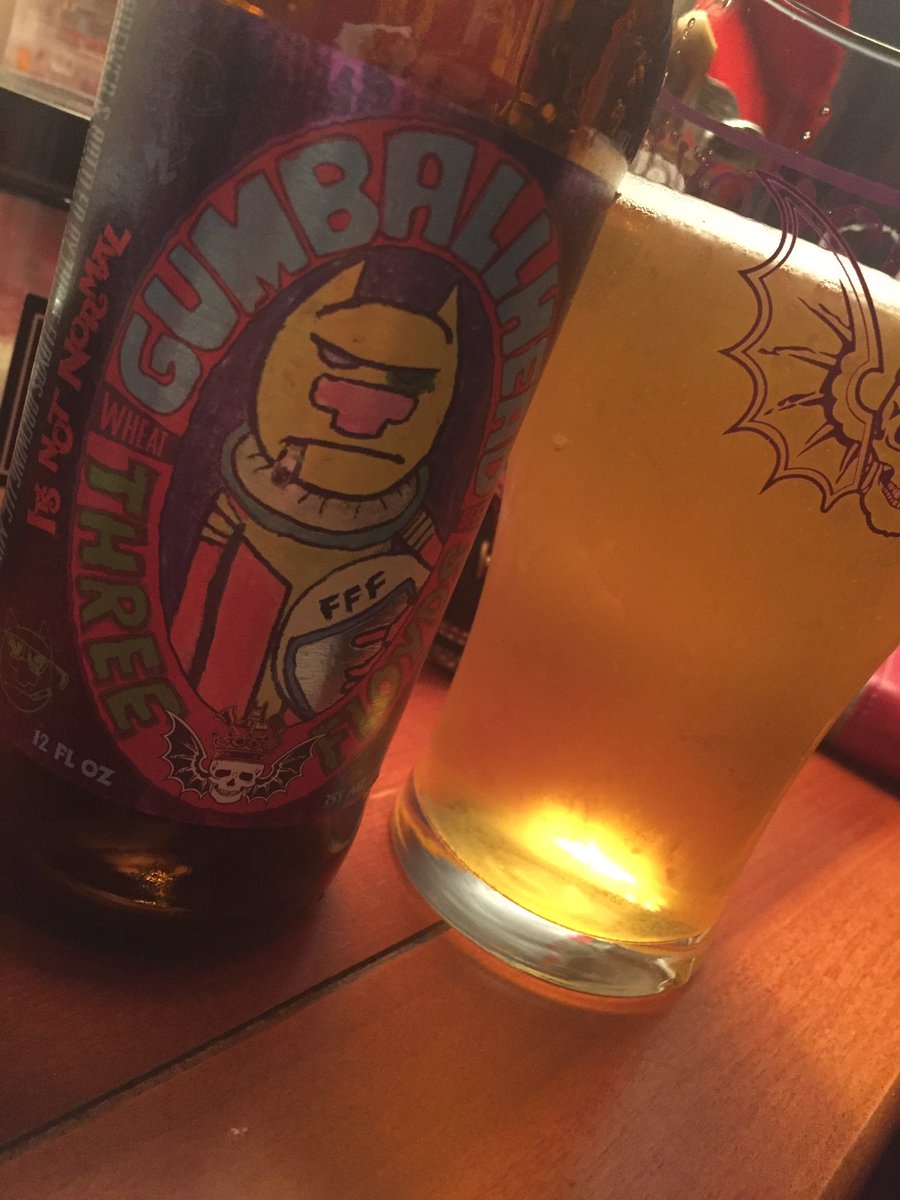 dtepe's tweet photo. A little @3floyds in my glass tonight for #TopBrewsTues #WorldSeries edition. @BrewStuds https://t.co/AIcOIIasZQ