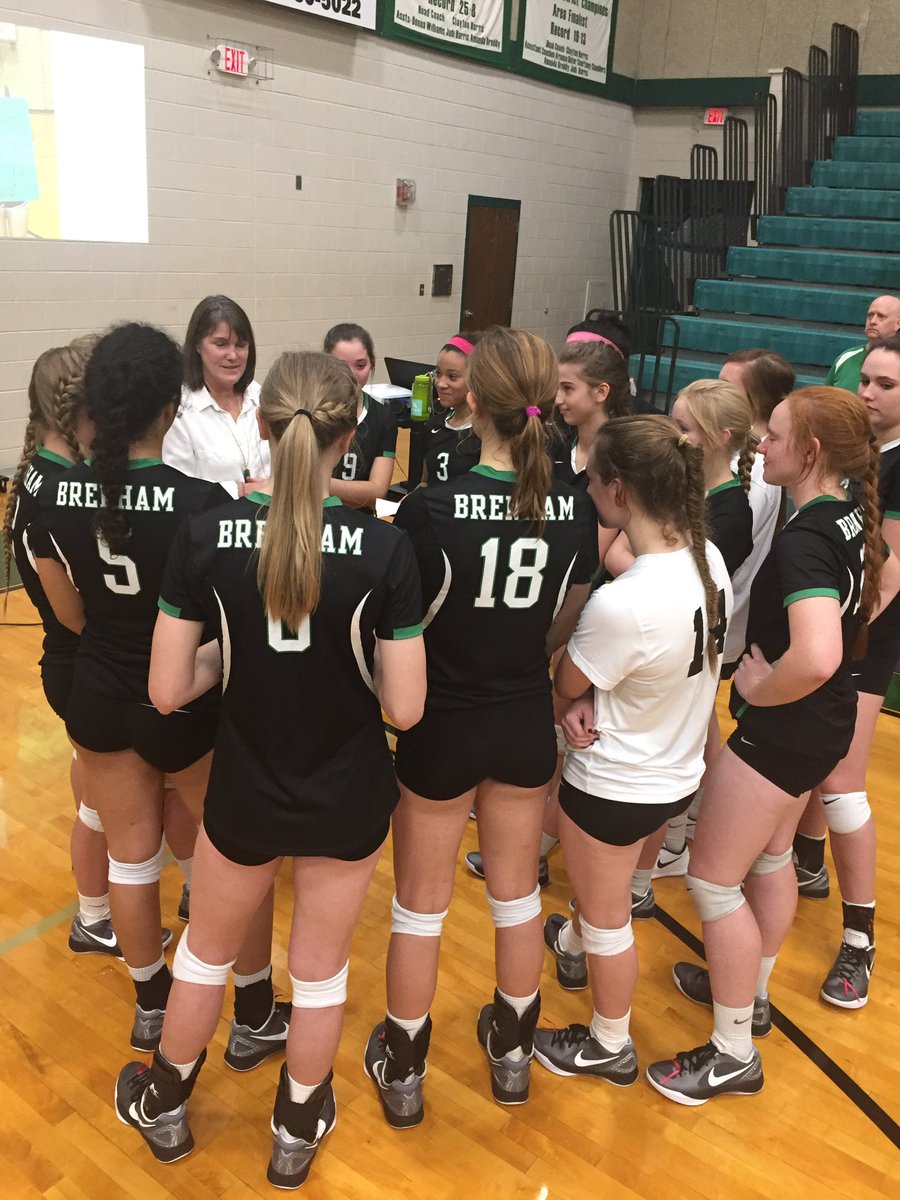 l4for4's tweet photo. Thank you Coach Yeager for your leadership for our daughters..it's been a blessing. #doitbig #hateendings @brenham_vball @BrenhamHS https://t.co/qJGjLfLwJg