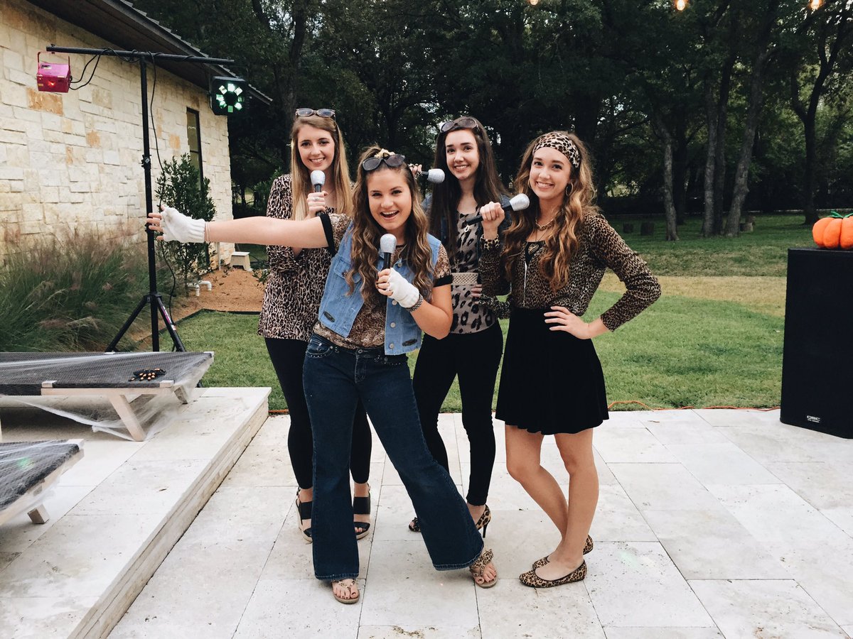 MerleneBrooke's tweet photo. It's a cheetahlicious Halloween https://t.co/NmTJmU6buI