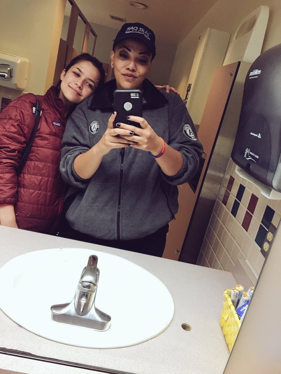 gassicassi's tweet image. buddies 💩