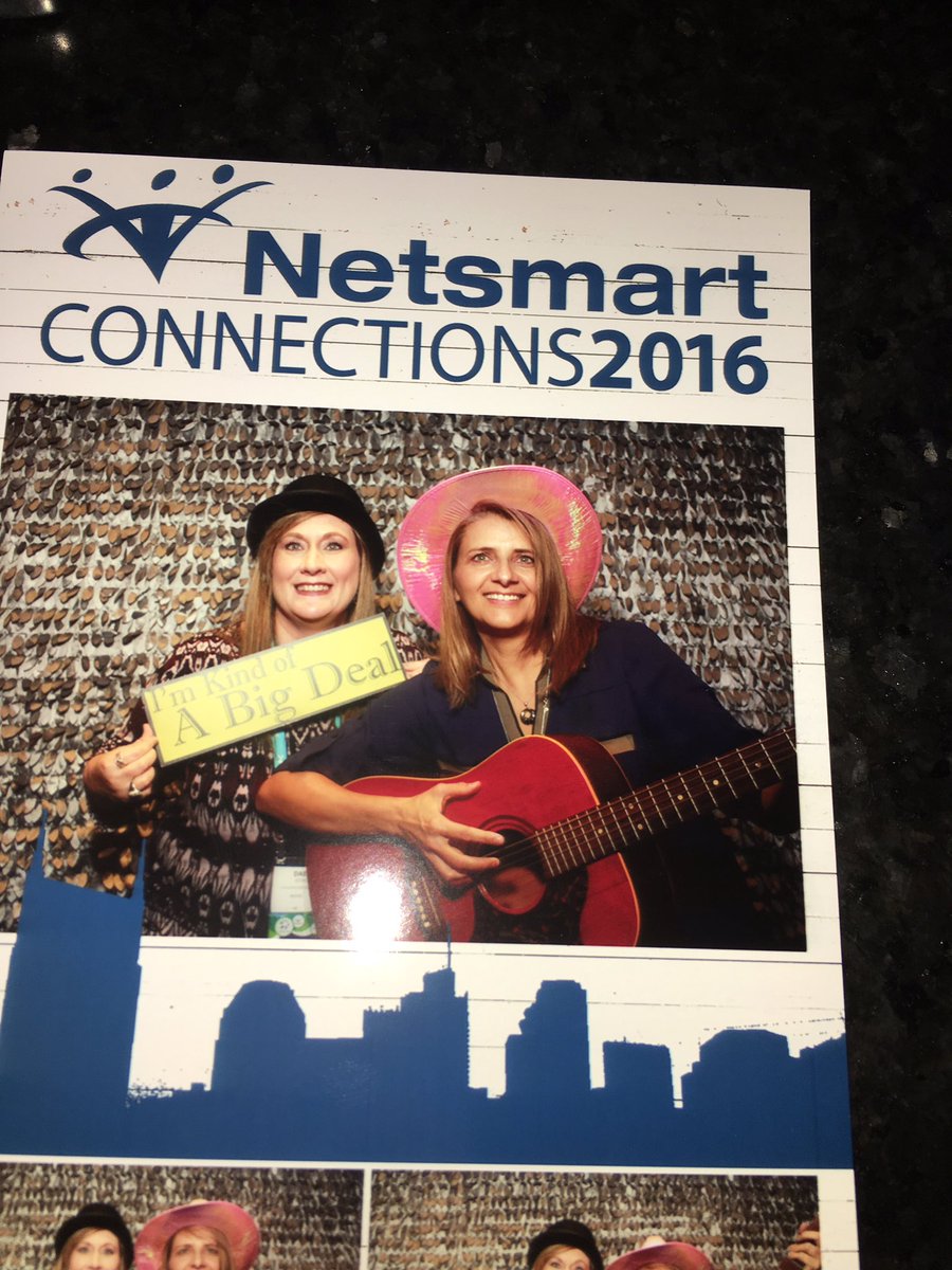 duenasaliv's tweet photo. Good times #CONN16 https://t.co/bYM0dGIkfs