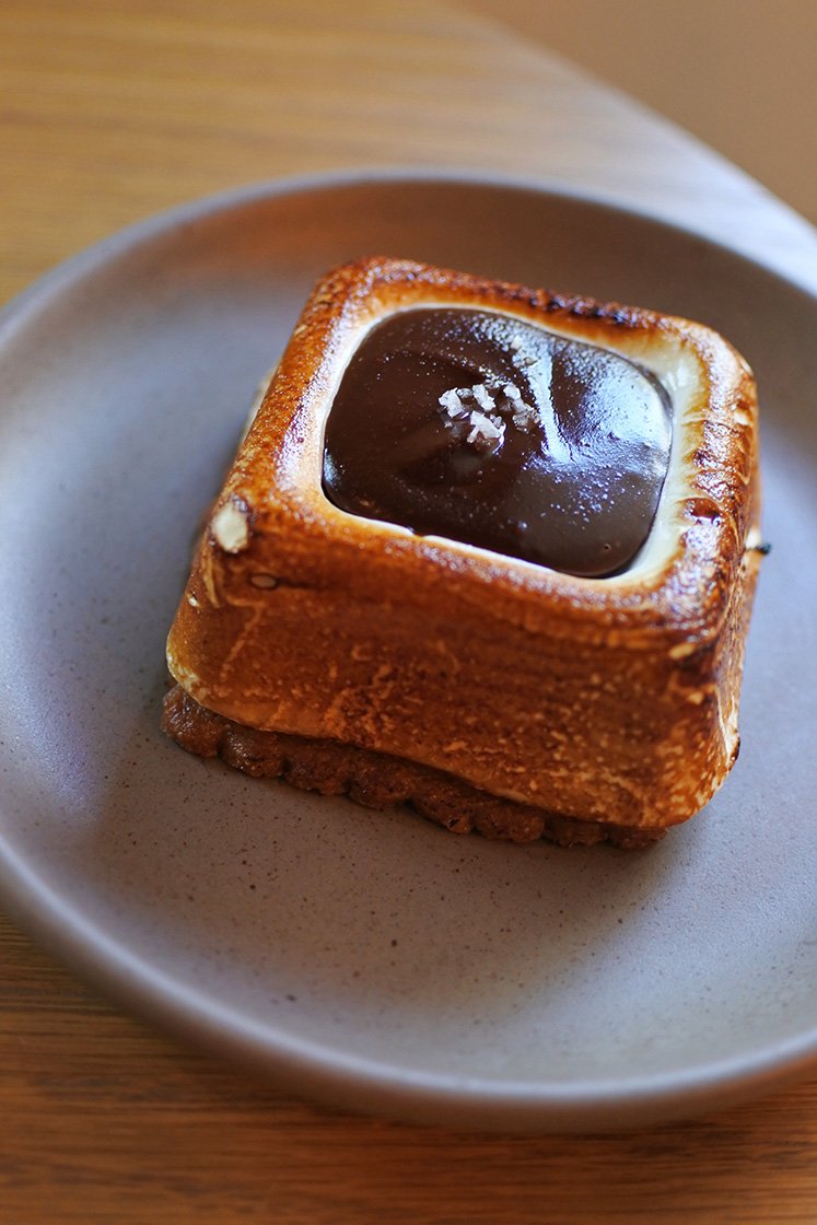 ニコンちゃん スイーツ は 被写体にグッと寄って 逆光になる位置から撮ると繊細なテクスチャまでしっかり写ってキレイに撮れる って チョコの香りがしてきそう 詳細コチラ T Co Ulmfonojkw ダンデライオン チョコレート チョコレート