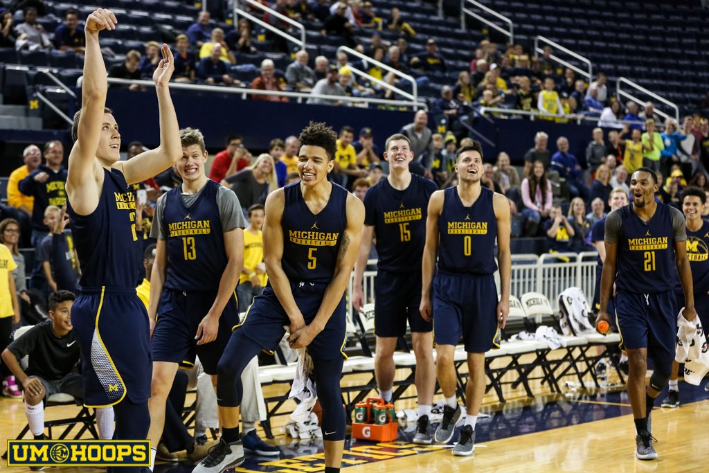 DJPhotoVideo's tweet photo. In a 3pt contest, Katelynn Flaherty knocked down 21/25. Duncan Robinson kept pace but went 20/25 after missing his last shot. https://t.co/Sc6tgqgrO5