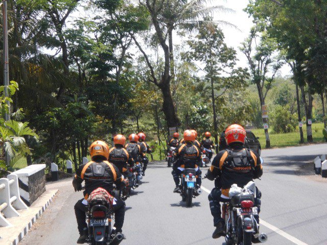 Aturan Dasar dan Tata Cara Touring yang Wajib Diketahui jogjaoto.com/serba-serbi/at…