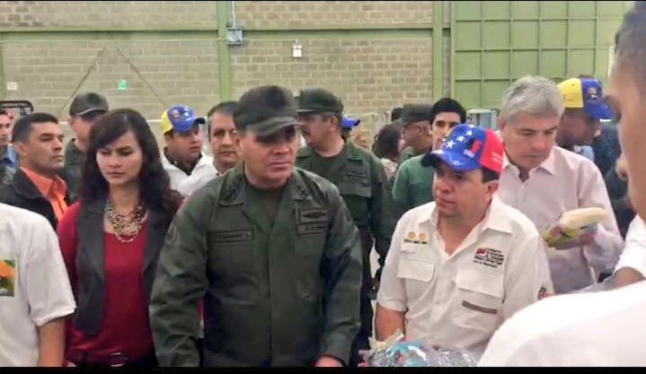 RMarcoTorres's tweet photo. La @GMAS_Oficial se consolida en unidad perfecta del Pueblo organizado y la #FANB, pilares de la Revolución #TodoElPoderALosCLAP https://t.co/uvX0XAmAeS