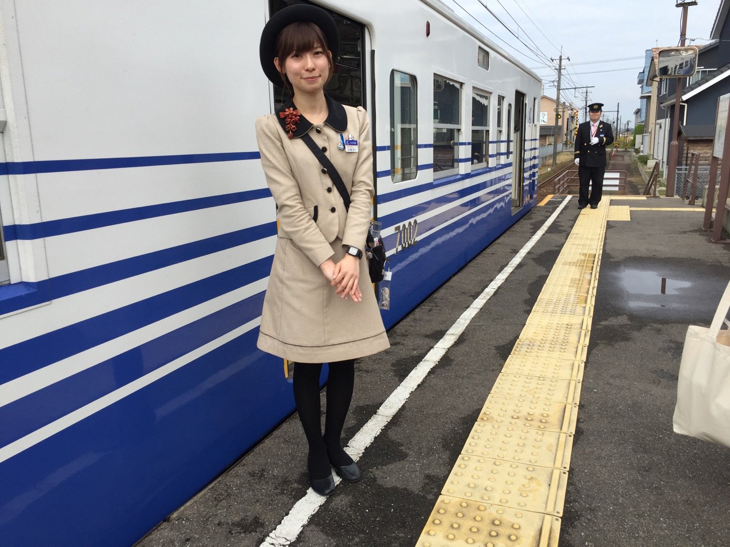 たなかみのり Twitterissa えちぜん鉄道にはアテンダントさんがいるんだって 記念に 太郎丸駅 In 坂井市 福井県 T Co P5msn67rc4
