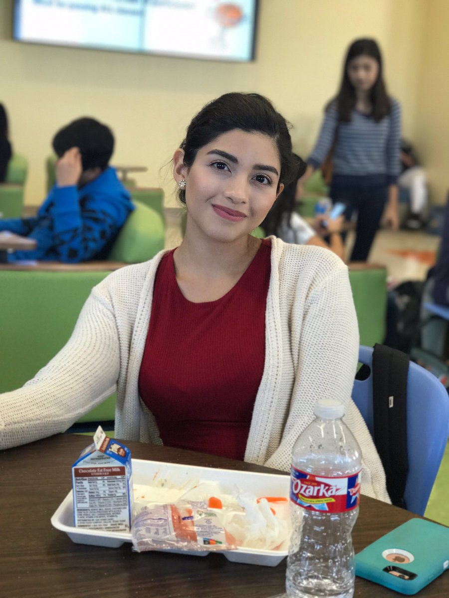 e_Bargas's tweet photo. Took a picture with an iPhone 7 camera and this happened 😂#iphone7quality https://t.co/NRdH4kpx4L