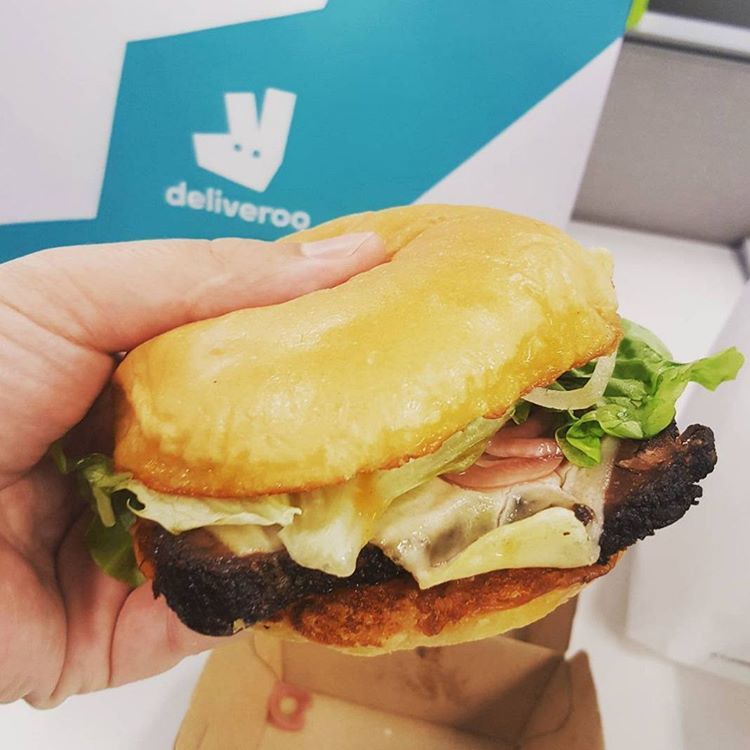The dudes at <a href="/LifeHackerAu/">Lifehacker Australia</a> lovin' <a href="/MarysNewtown/">Mary Newtown</a> 5 day brined brisket sandwich. 
Only avail… ift.tt/2fe5zLh