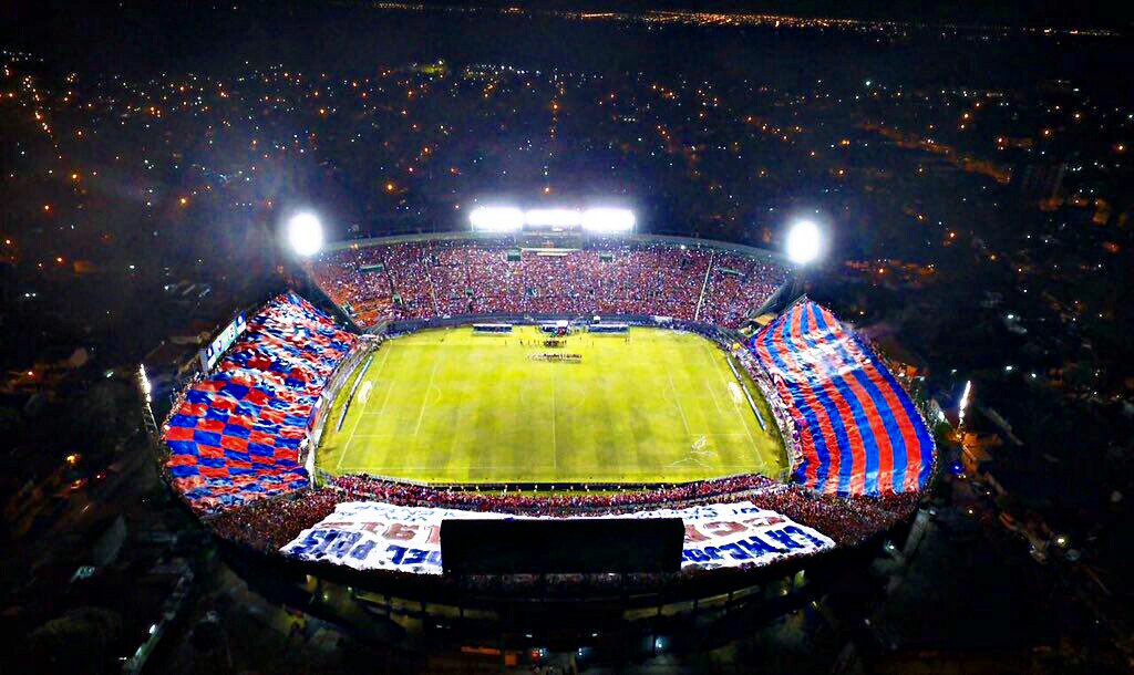 Nazulgranatw's tweet image. Leonel Alvarez: &quot;La hinchada de Cerro es maravillosa... es el jugador número 12&quot;