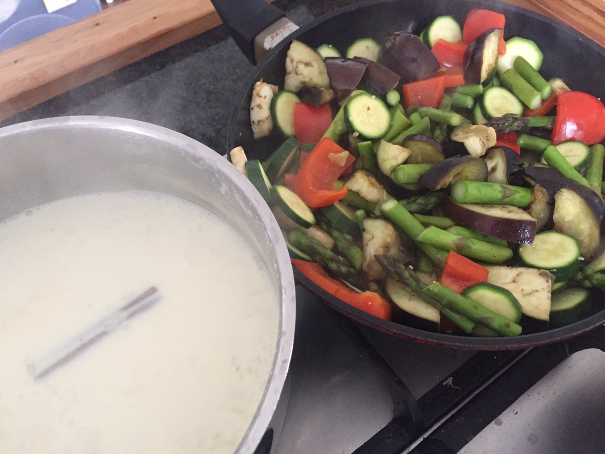 sillymidoff's tweet photo. Ratatouille &amp; Rice Pudding . Not delivered in a bag with a recipe. Made up in my head. 😆 #twofoursixeight #digin #dontwait https://t.co/IFbxVzhBOP