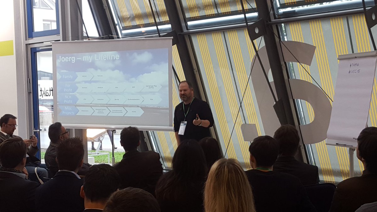 MP_Allmendinger's tweet photo. Geschäftsführer von @as_pnp @joerg berichtet über seine Erfahrungen und Projekte im #DigitalBusiness #vcc16 #thmg @auftakt_org #vccampus https://t.co/XPMFTPEaGq