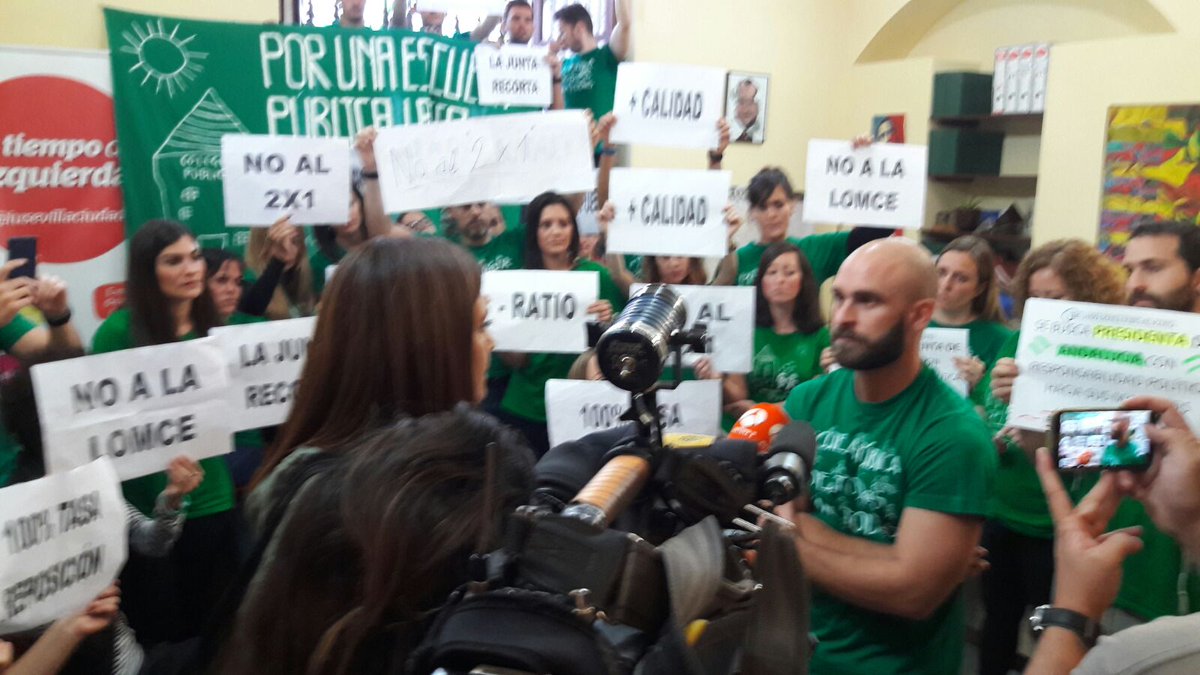 DocentesEncerrados tweet media