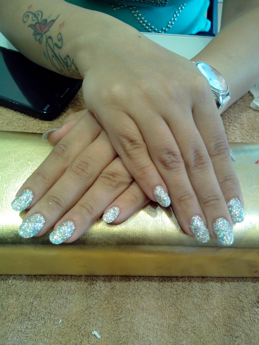 saks_india's tweet photo. "When in doubt , add more glitter"
#Manicure #NailArt by our #NailTech @ #Saks 
For Appointments call
Andheri: 66617777
Bandra: 26414243/44 https://t.co/JDL0EVOXhI